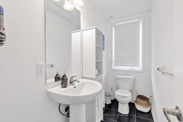 222 - 380 Hopewell Ave, Townhouse with 2 bedrooms, 2 bathrooms and 1 parking in Toronto ON | Image 2