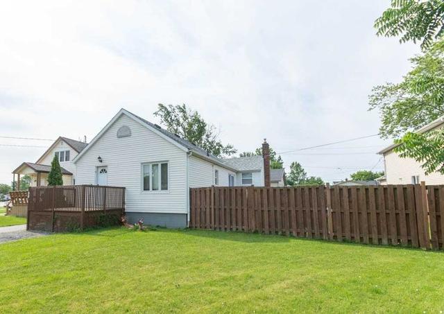 88 Rosedale Ave, House detached with 2 bedrooms, 2 bathrooms and 4 parking in St. Catharines ON | Image 12