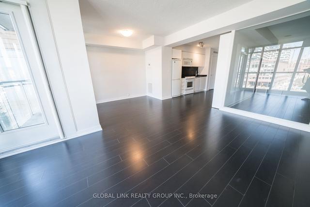 642b - 15 Iceboat Terr, Condo with 1 bedrooms, 1 bathrooms and 0 parking in Toronto ON | Image 6