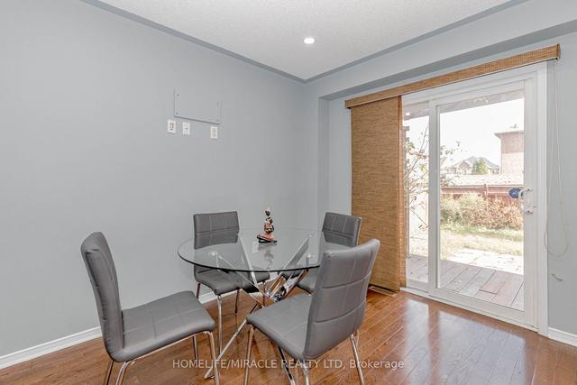 4 Vauxhall Cres E, House semidetached with 3 bedrooms, 3 bathrooms and 3 parking in Brampton ON | Image 9