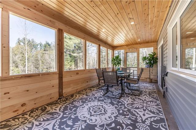 Screened in porch | Image 27