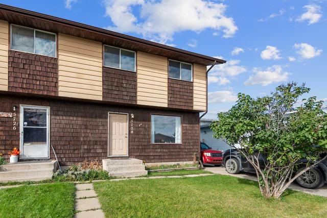 5728 56 Street, Home with 3 bedrooms, 1 bathrooms and 2 parking in Rocky Mountain House AB | Image 1