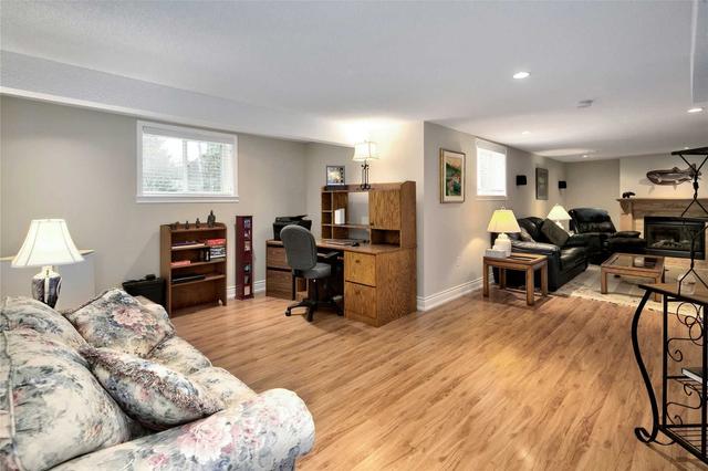 12 Briarwood Pl, House detached with 3 bedrooms, 3 bathrooms and 6 parking in Wasaga Beach ON | Image 7