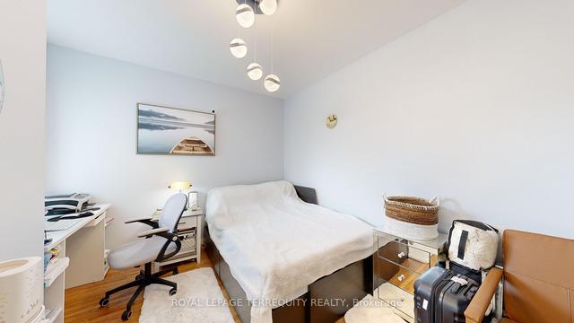 8 Gentian Dr, House detached with 3 bedrooms, 2 bathrooms and 7 parking in Toronto ON | Image 10