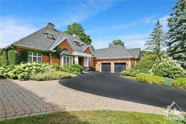 5528 Wicklow Drive, House detached with 4 bedrooms, 5 bathrooms and 6 parking in Ottawa ON | Card Image