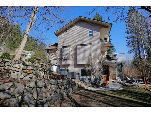 5820 Woodland Drive, House detached with 4 bedrooms, 4 bathrooms and null parking in Central Kootenay F BC | Image 51