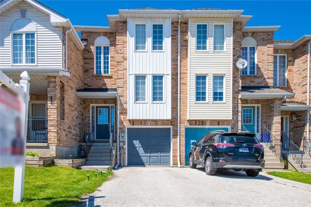 14 Natale Crt, House attached with 3 bedrooms, 2 bathrooms and 3 parking in Bradford West Gwillimbury ON | Image 22