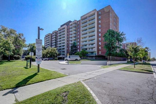 1001 - 19 Four Winds Dr, Condo with 2 bedrooms, 1 bathrooms and 1 parking in Toronto ON | Image 1