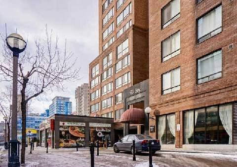 1907 - 633 Bay St, Condo with 2 bedrooms, 2 bathrooms and null parking in Toronto ON | Image 1