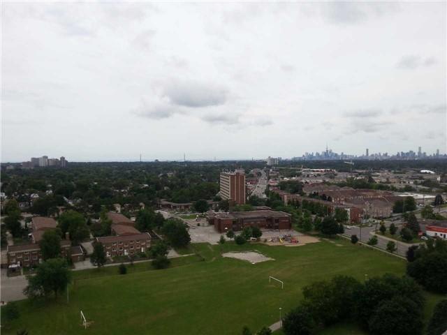 1605 - 45 Sunrise Ave, Condo with 3 bedrooms, 2 bathrooms and 1 parking in Toronto ON | Image 3
