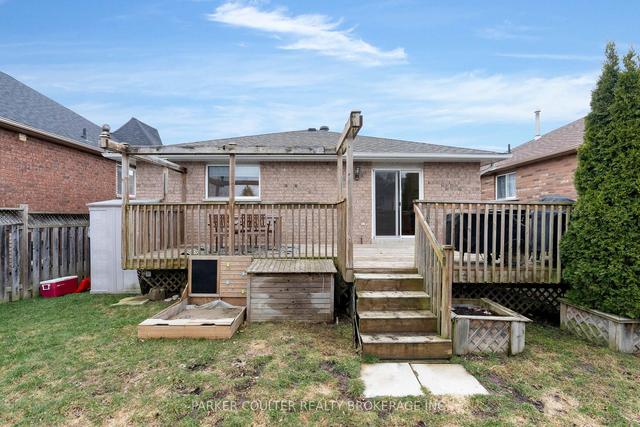 90 Larkin Dr, House detached with 2 bedrooms, 2 bathrooms and 3 parking in Barrie ON | Image 28
