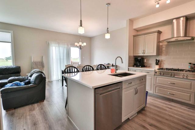 249 Crocus Terrace W, House detached with 3 bedrooms, 2 bathrooms and 4 parking in Lethbridge AB | Image 7