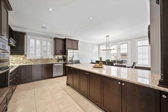 101 Vitlor Dr, House detached with 4 bedrooms, 5 bathrooms and 6 parking in Richmond Hill ON | Image 5