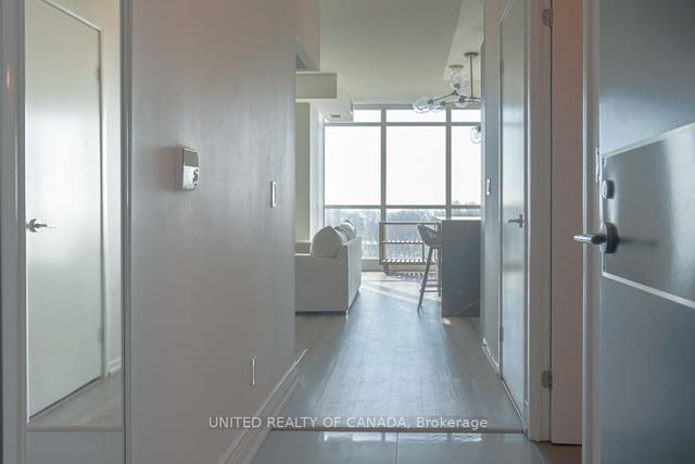 705 - 215 Fort York Blvd, Condo with 2 bedrooms, 2 bathrooms and 1 parking in Toronto ON | Image 2