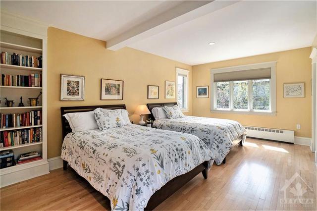 320 Clemow Avenue, House detached with 4 bedrooms, 3 bathrooms and 2 parking in Ottawa ON | Image 18