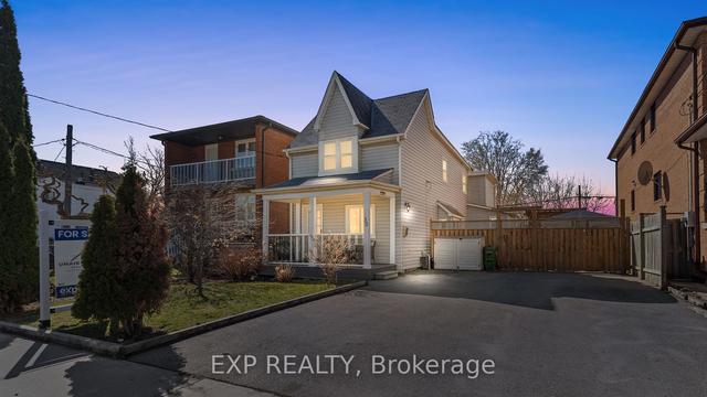 30 Greendale Ave, House detached with 3 bedrooms, 4 bathrooms and 6 parking in Toronto ON | Image 1