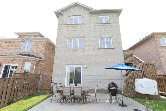 46 Sunview Dr, House detached with 3 bedrooms, 4 bathrooms and 4 parking in Vaughan ON | Image 21