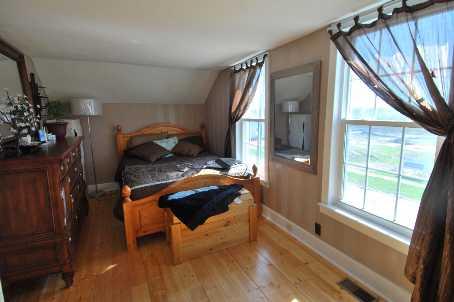363 Centre St, House detached with 3 bedrooms, 2 bathrooms and 4 parking in Oshawa ON | Image 7