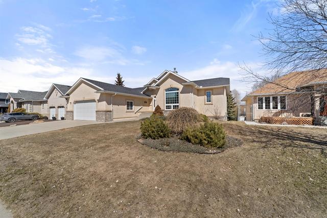 26 Winter Drive, House detached with 4 bedrooms, 4 bathrooms and 4 parking in Olds AB | Image 2