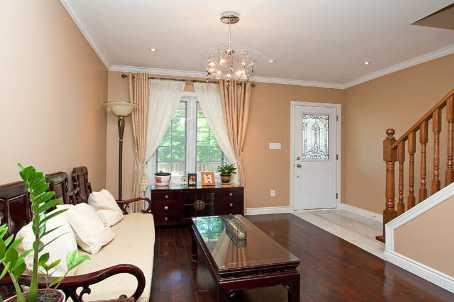 61 Leuty Ave, House semidetached with 3 bedrooms, 3 bathrooms and 1 parking in Toronto ON | Image 2