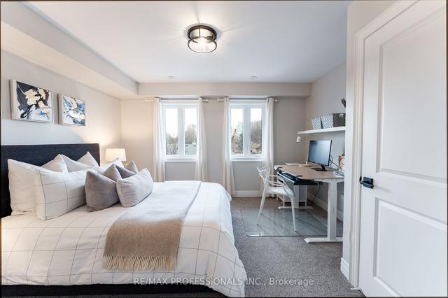 66 Lobo Mews, House attached with 3 bedrooms, 2 bathrooms and 2 parking in Toronto ON | Image 14