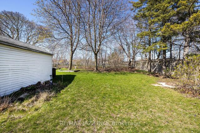 45 Alonna St, House semidetached with 4 bedrooms, 2 bathrooms and 2 parking in Clarington ON | Image 32