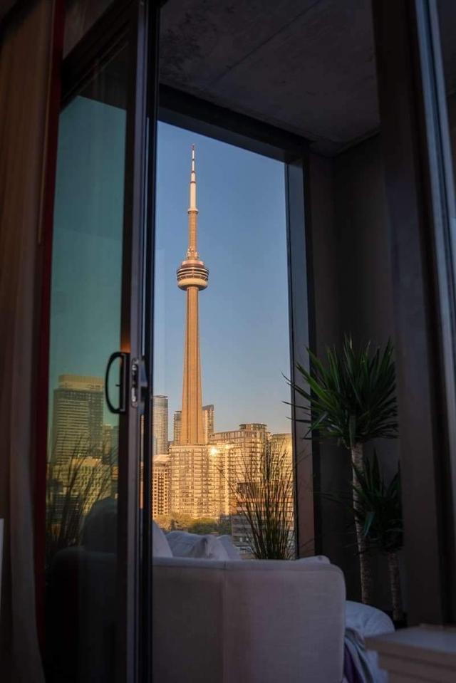 1010 - 560 King St W, Condo with 2 bedrooms, 2 bathrooms and 1 parking in Toronto ON | Image 11