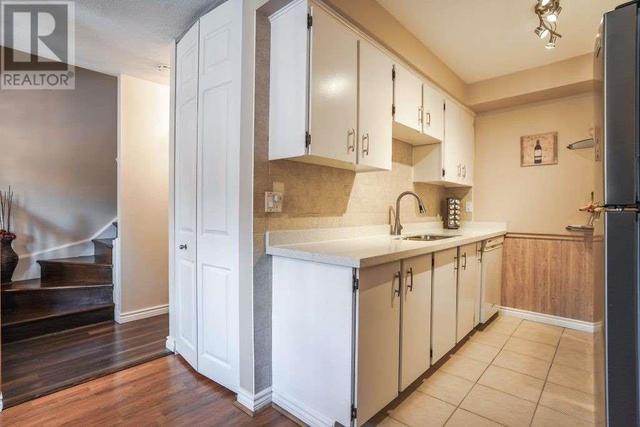 80 Carleton Pl, Townhouse with 3 bedrooms, 2 bathrooms and 2 parking in Brampton ON | Image 6