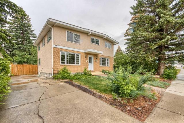 5931 Dalmead Crescent Nw, House detached with 4 bedrooms, 2 bathrooms and 2 parking in Calgary AB | Image 2