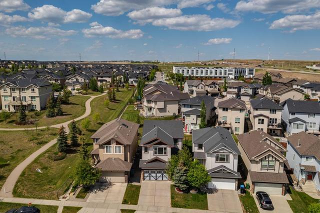 40 Panatella Gate Nw, House detached with 5 bedrooms, 3 bathrooms and 4 parking in Calgary AB | Image 2