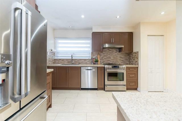 60 Braemar Dr, House detached with 3 bedrooms, 2 bathrooms and 5 parking in Brampton ON | Image 6