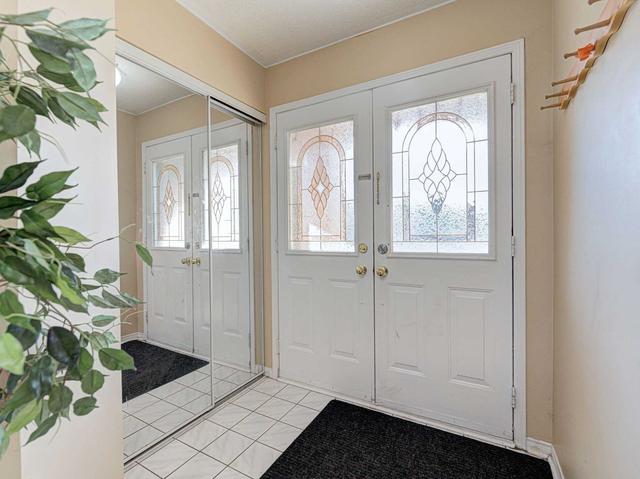1 Kenwood Dr S, Townhouse with 3 bedrooms, 3 bathrooms and 2 parking in Brampton ON | Image 6