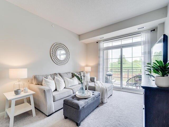 80 Aspen Springs Dr, Condo with 1 bedrooms, 2 bathrooms and 1 parking in Clarington ON | Image 5