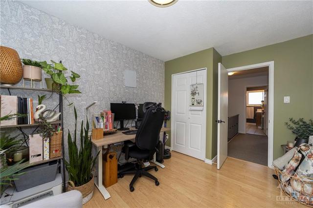 1381 Cahill Drive, Townhouse with 3 bedrooms, 2 bathrooms and 1 parking in Ottawa ON | Image 21