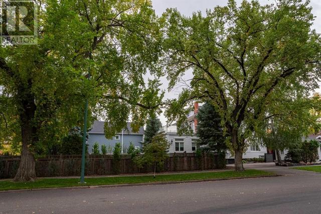 1276 5 Avenue S, House detached with 6 bedrooms, 5 bathrooms and 5 parking in Lethbridge AB | Image 5