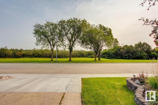 10748 43 St Nw, House detached with 4 bedrooms, 3 bathrooms and 5 parking in Edmonton AB | Image 3