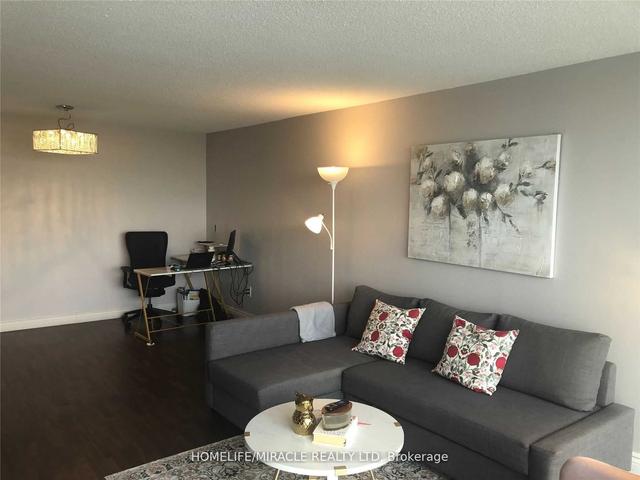 405 - 10 Markbrook Lane, Condo with 2 bedrooms, 2 bathrooms and 1 parking in Toronto ON | Image 6