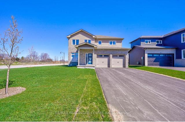 218 Beasley Cres, House detached with 4 bedrooms, 4 bathrooms and 6 parking in Prince Edward County ON | Image 12