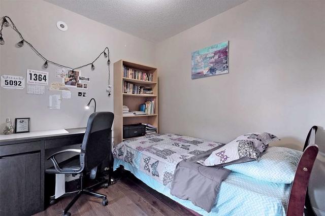 2241 Bur Oak Ave, Townhouse with 2 bedrooms, 3 bathrooms and 2 parking in Markham ON | Image 9