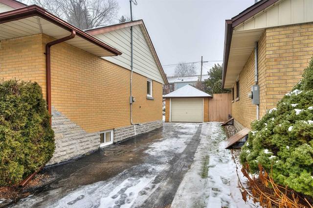 175 Bristol St, House detached with 3 bedrooms, 2 bathrooms and 5 parking in Waterloo ON | Image 31