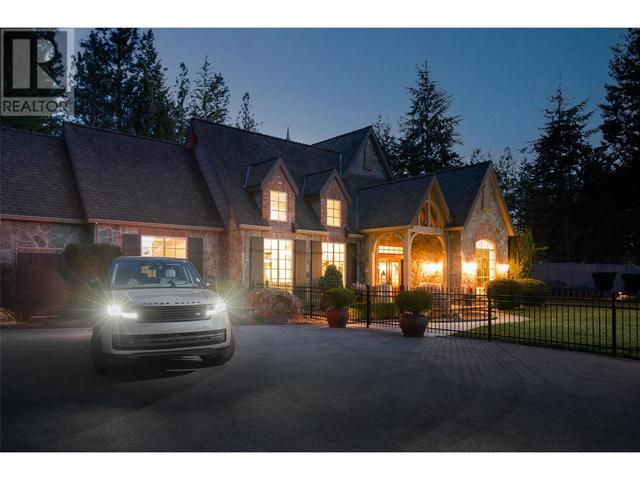 2957 Harvard Road, House detached with 4 bedrooms, 3 bathrooms and 13 parking in Kelowna BC | Image 2