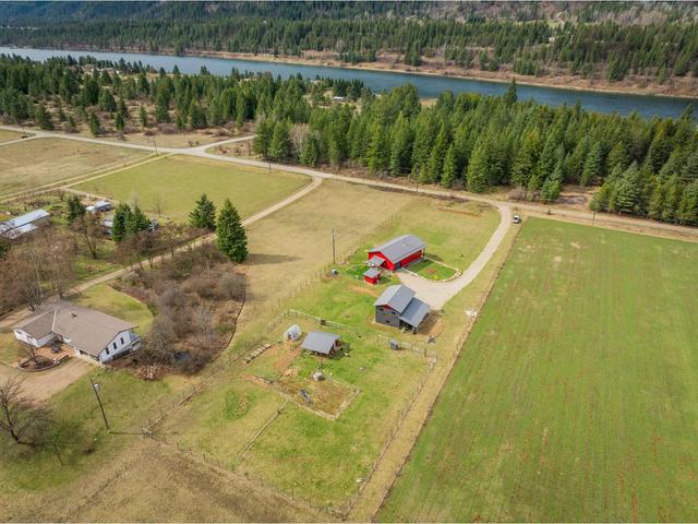 2346 Upper Glade Road, House detached with 2 bedrooms, 3 bathrooms and 10 parking in Central Kootenay I BC | Image 8