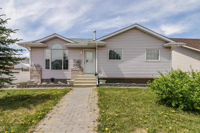 6 Hallgren Drive, House detached with 4 bedrooms, 3 bathrooms and 4 parking in Sylvan Lake AB | Image 1