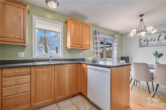 46 Roger Crescent, Townhouse with 3 bedrooms, 2 bathrooms and 3 parking in Casselman ON | Image 14