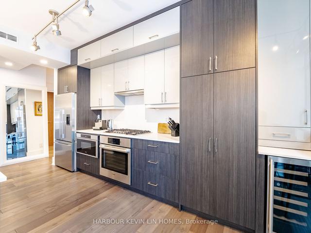 3003 - 18 Yorkville Ave, Condo with 2 bedrooms, 2 bathrooms and 1 parking in Toronto ON | Image 2