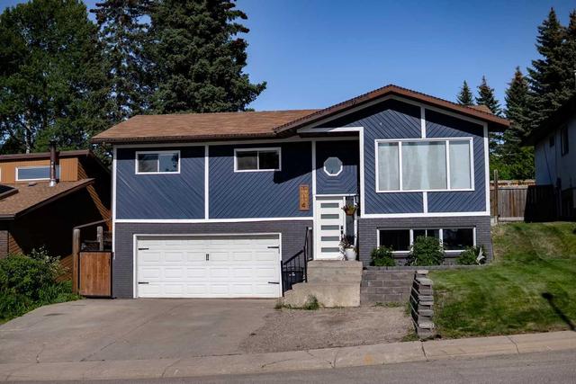 114 Clark Street, House detached with 3 bedrooms, 3 bathrooms and 4 parking in Hinton AB | Image 1