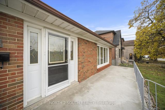 24 Deverell Cres, House detached with 3 bedrooms, 2 bathrooms and 7 parking in Toronto ON | Image 34