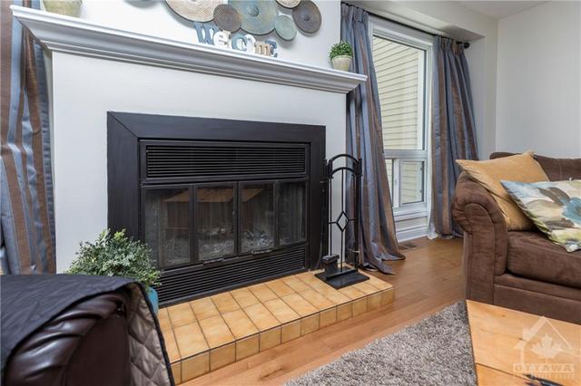 6633 Bilberry Drive, Townhouse with 3 bedrooms, 3 bathrooms and 3 parking in Ottawa ON | Image 10
