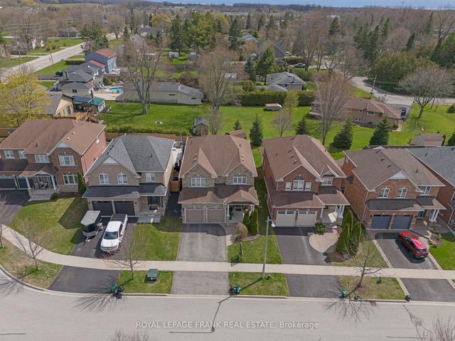 51 Skinner Crt, House detached with 4 bedrooms, 3 bathrooms and 4 parking in Clarington ON | Image 32
