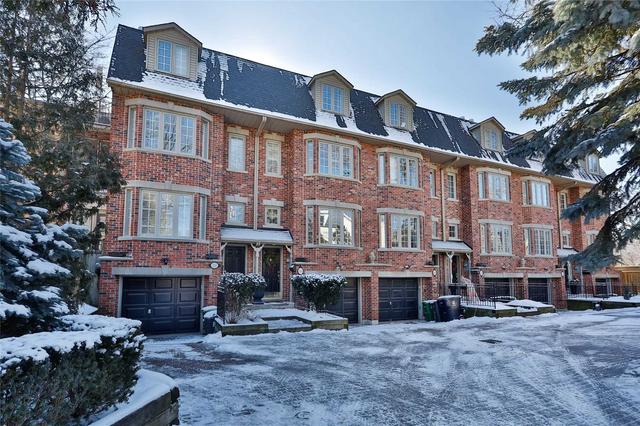 35f Spruce St, House attached with 2 bedrooms, 3 bathrooms and 2 parking in Toronto ON | Image 1